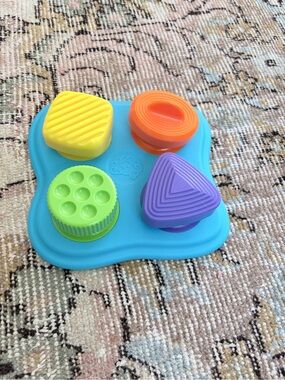 Fat brain toys Lidzy
